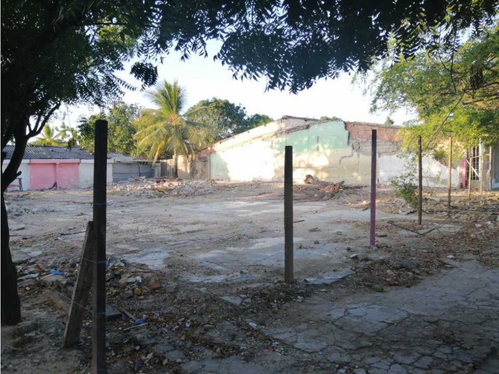 LOTE ESQUINERO EN VENTA CIRCUNVALAR BARRANQUILLA