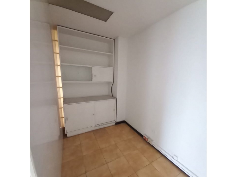 (MC) Oficina en venta y/o alquiler en San Vicente Norte