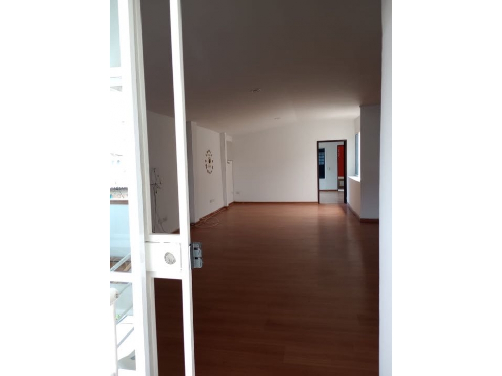 Se Alquila Apartamento en Atanasio Girardot