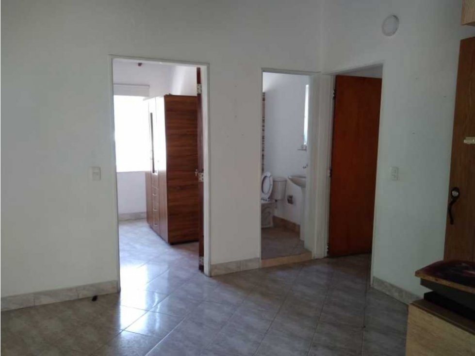 Se alquila hermoso apartarmento por florida nueva auna cuadra de la 70