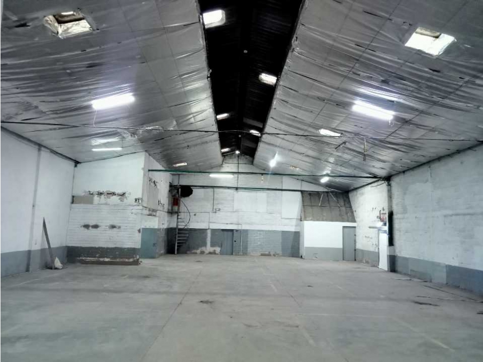 Se arrienda bodega industrial en Itagüi 6.300m²