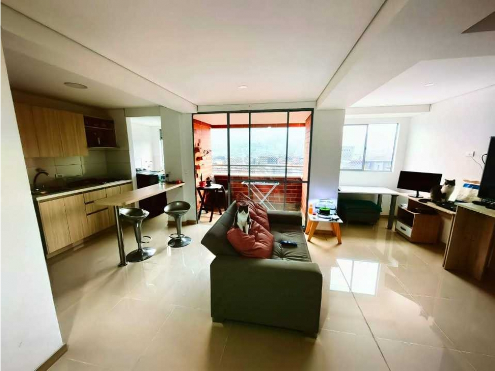 SE VEBDE HERMOSO APARTAMENTO EN ITAGÜÍ URB RESERVAS DEL PARQUE