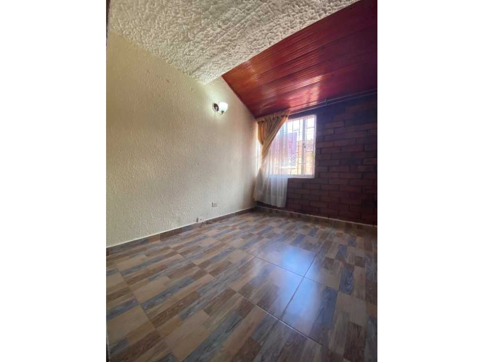 SE VENDE HERMOSA CASA EN SUBA - AURES 2