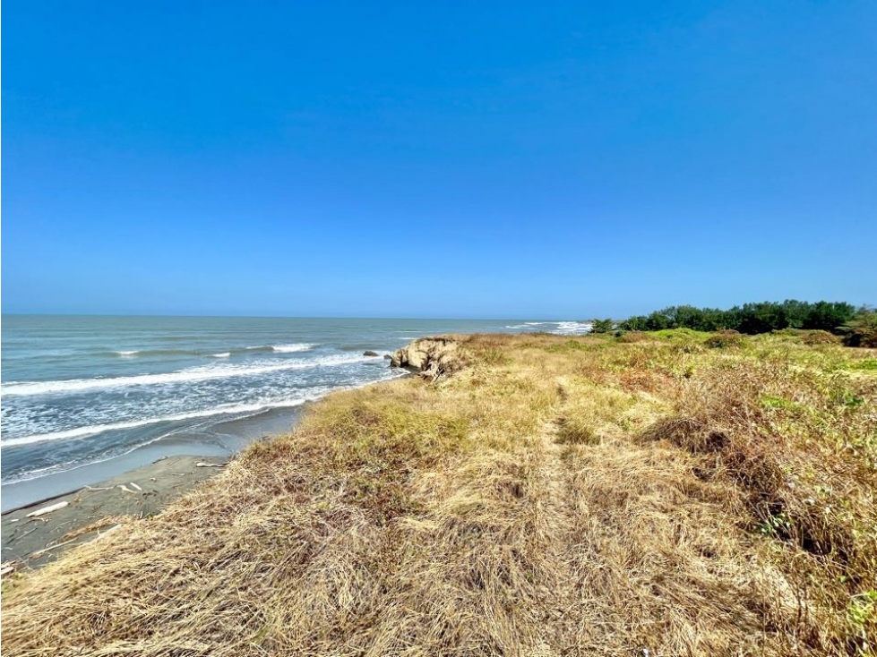 SE VENDE LOTE EN PUNTA CANOA, 100 mt LINEALES DE PLAYA