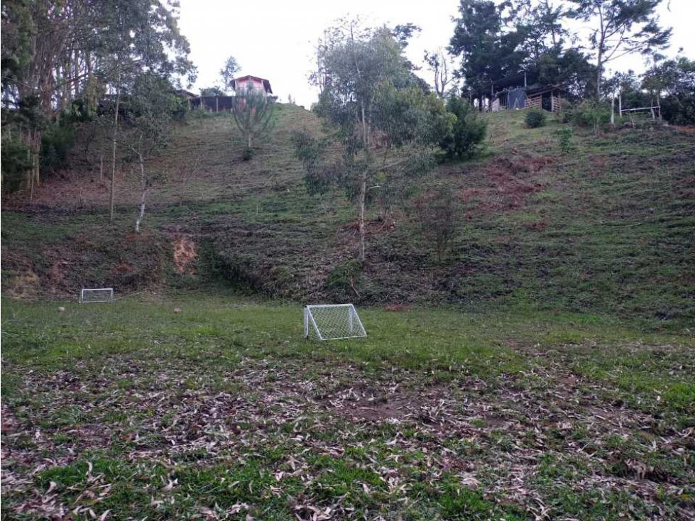 SE VENDE FINCA CON CASA PEQUEÑA VEREDA EL ROSAL RIONEGRO.