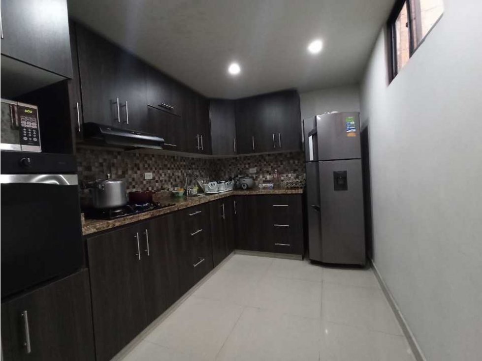 VENDO CASA EN DANUBIO, MEDELLÍN