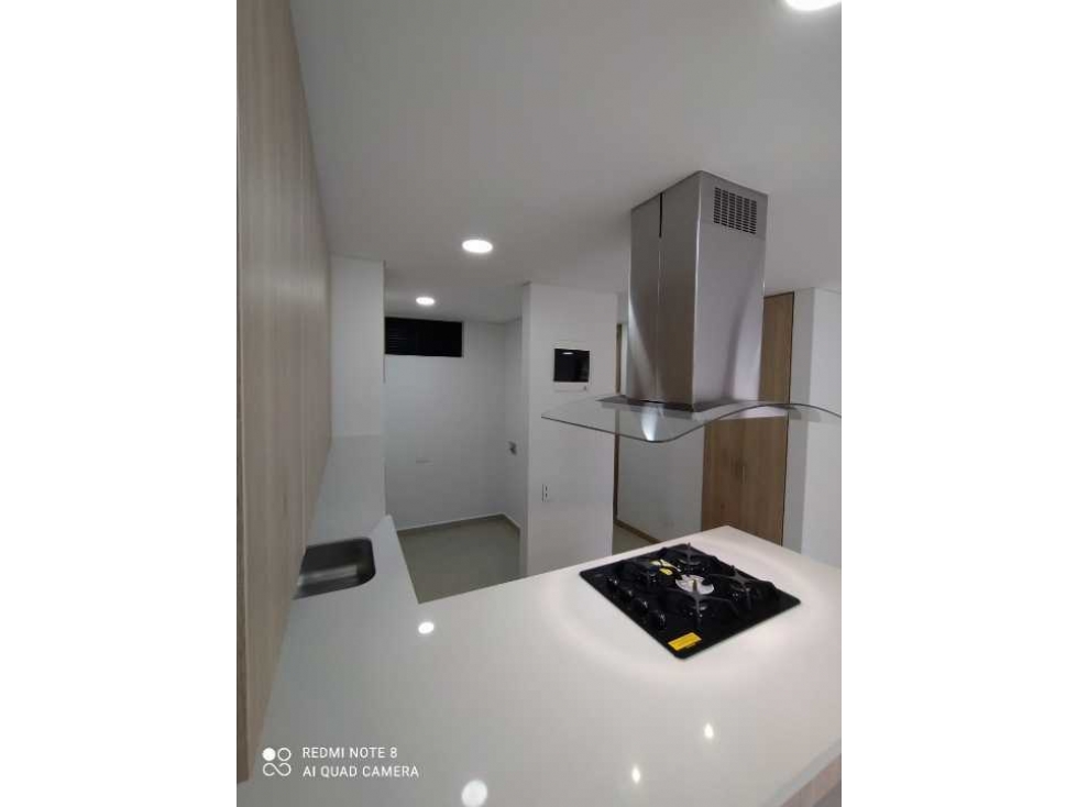 VENDO APARTAMENTO EN EL POBLADO LOMA DEL INDIO