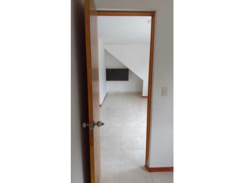 VENDO APARTAMENTO  EN EL BARRIO CASTILLA