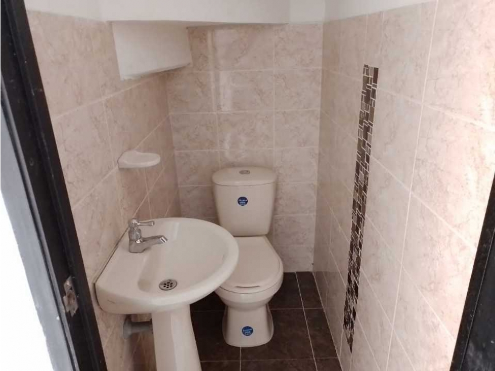 VENDO CASA EN ROBLEDO SANTA MARIA