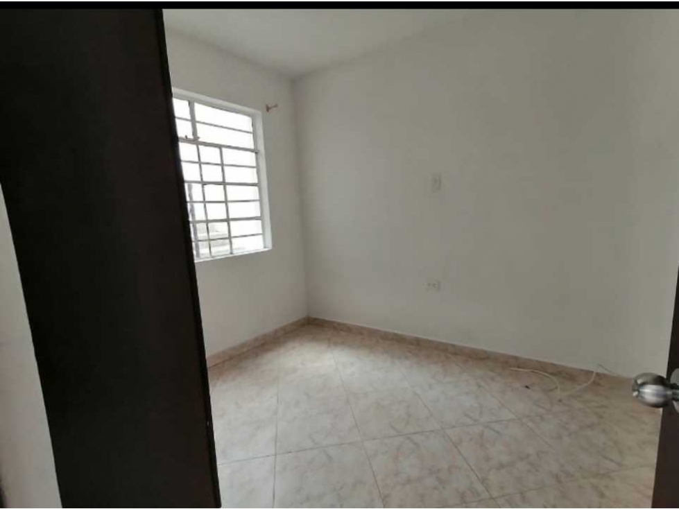 VENDO CASA SEGUNDO PISO CON TERRAZA EN LA AMÉRICA