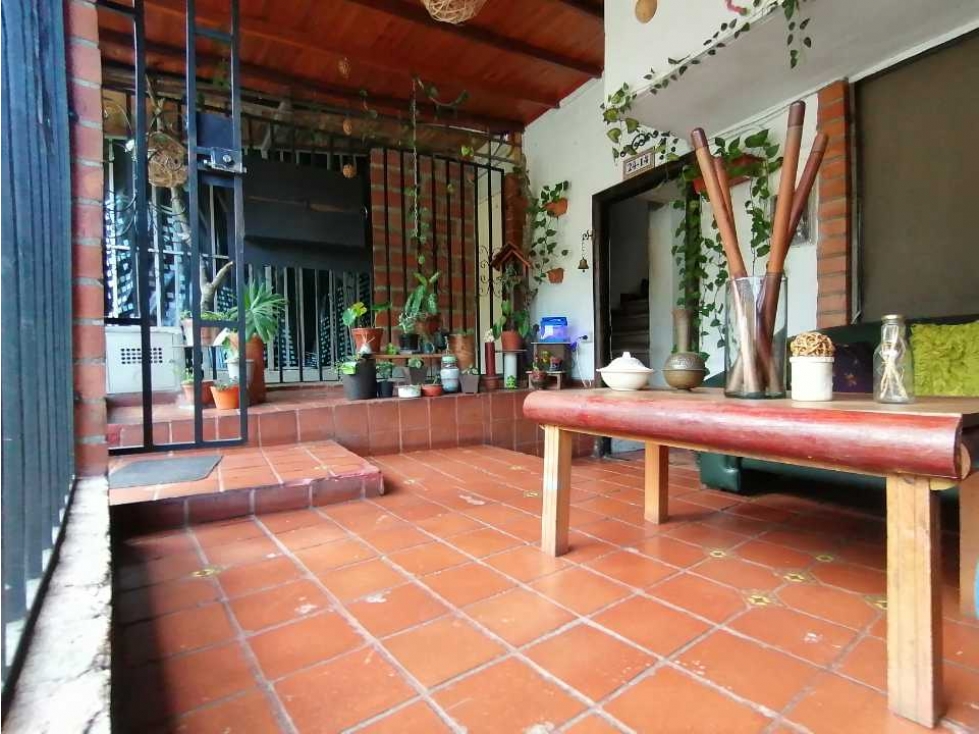 Vendo casa unifamiliar en la milagrosa