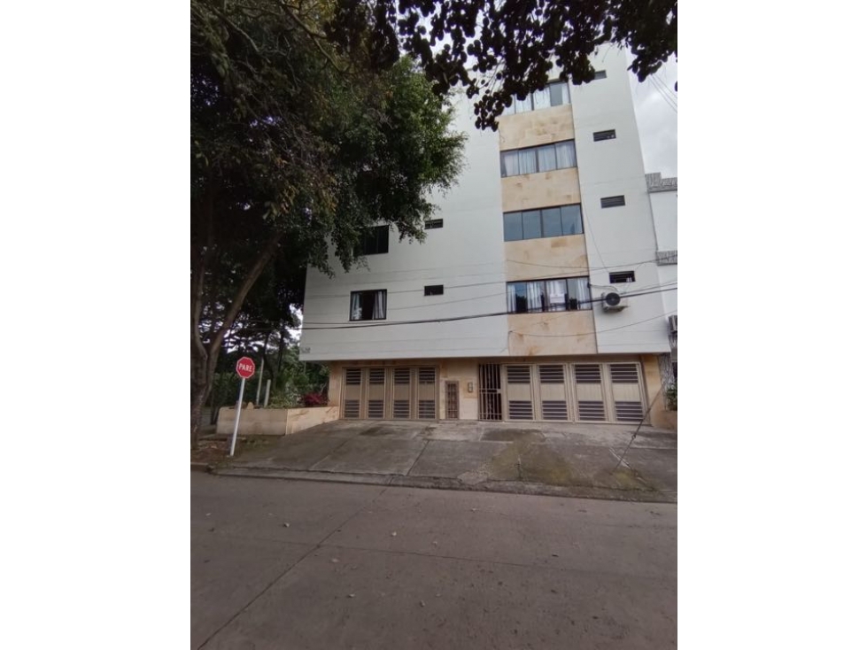 VENDO EDIFICIO ESQUINERO EN EL NORTE DE CALI (PRADOS DEL NORTE)