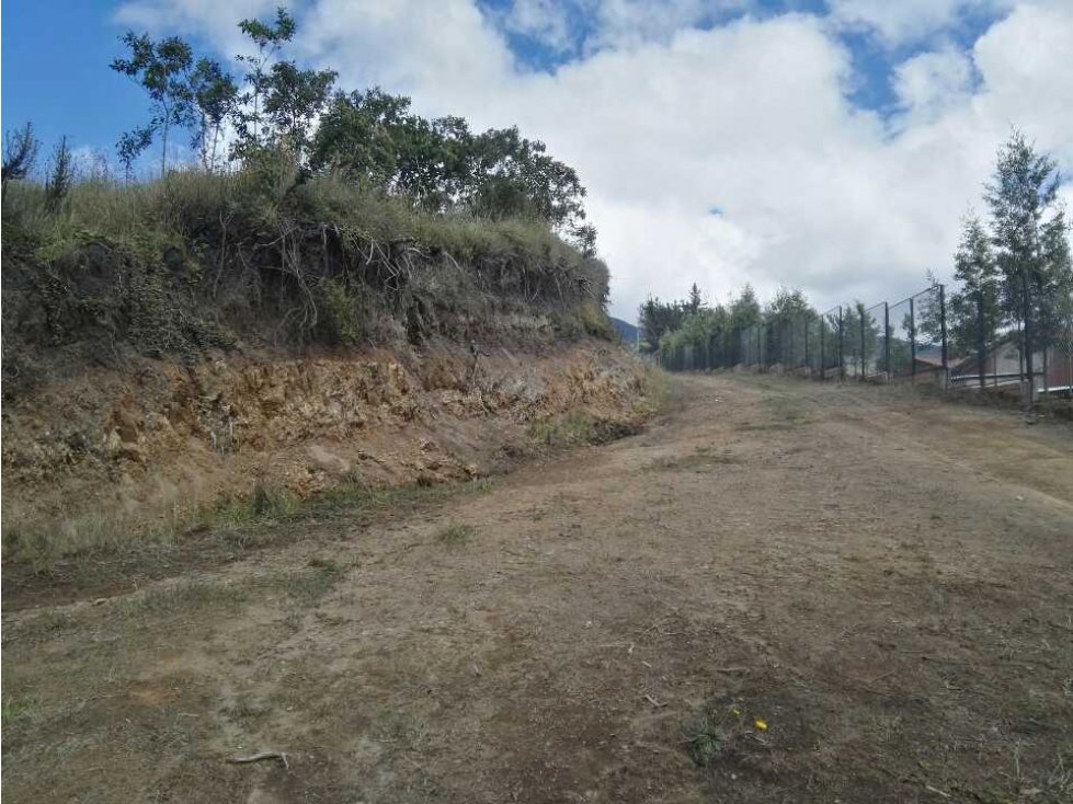 Vendo lote de terreno ubicado sobre la vía Pasto Nariño