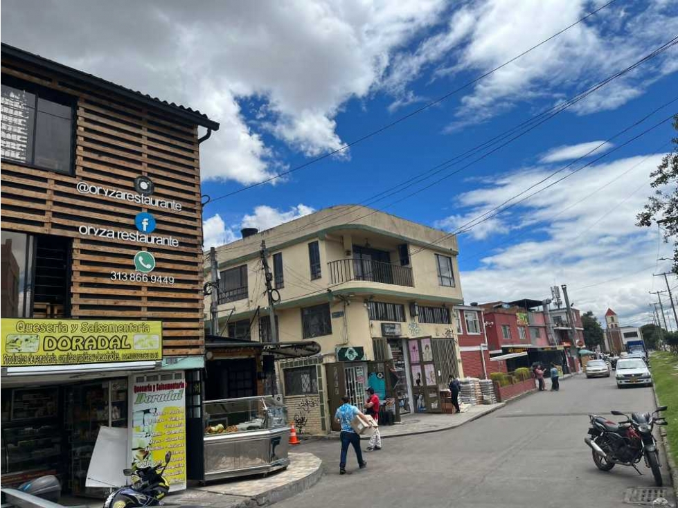 VENTA CASA CON NEGOCIO - ASADERO DE CARNES EN BOGOTÁ