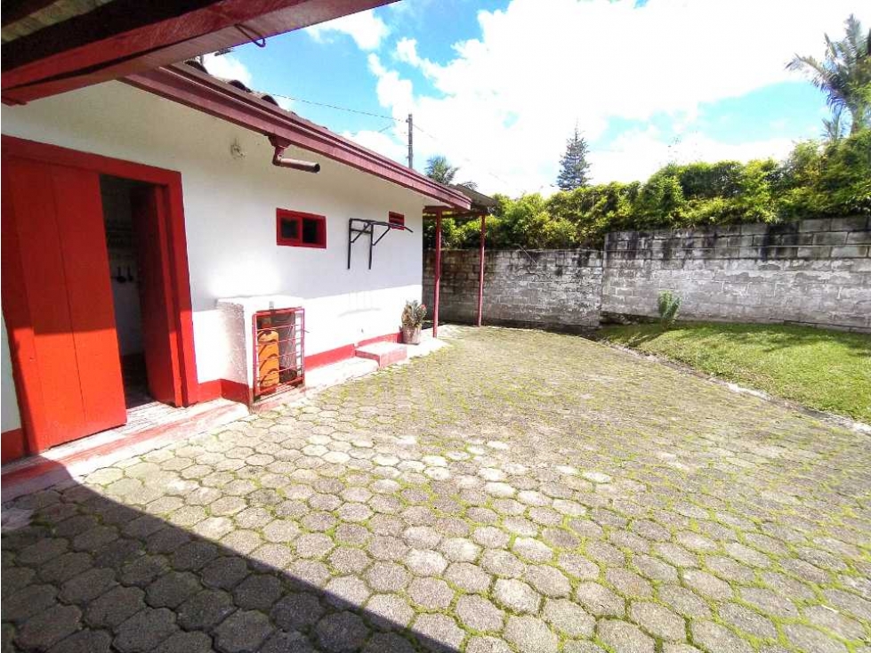 VENTA CASA LOTE LLANOGRANDE COMERCIAL. ÁREA LOTE:1265 M2 ÁREA C: 273 M