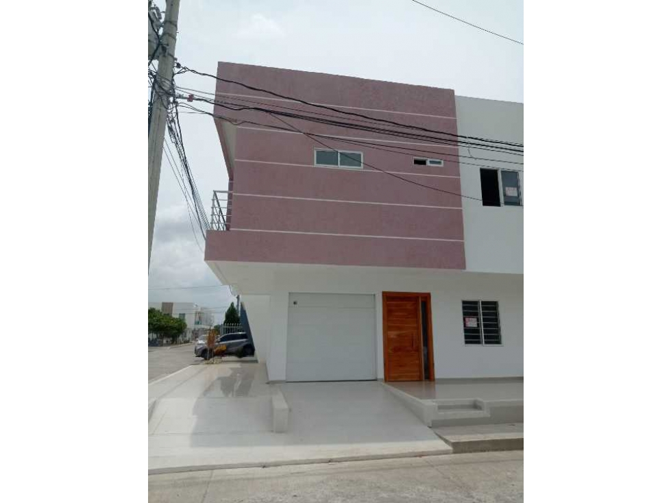 VENTA DE CASA DE DOS PISOS EN VILLANOVA, MONTERIA