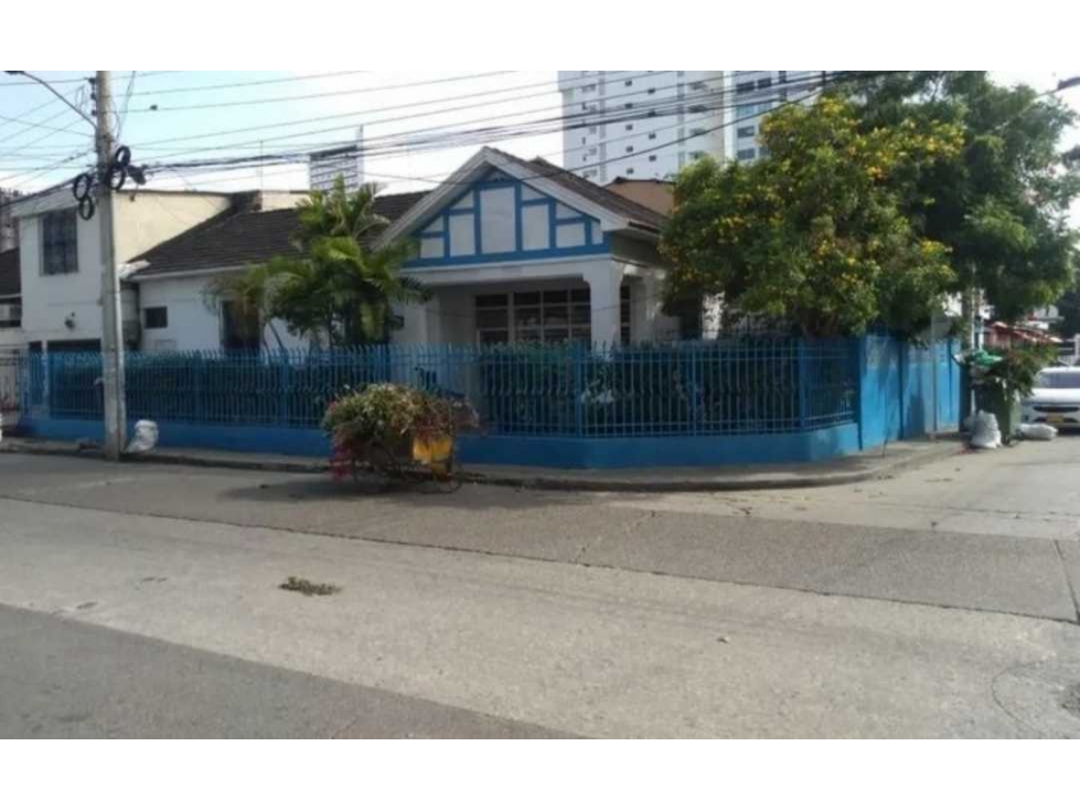 Venta de casa lote esquinera en cartagena, barrio manga (T.B.)