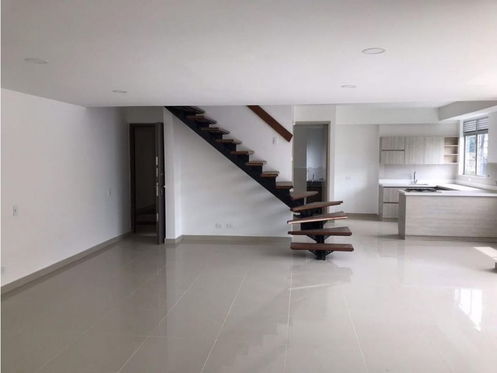 Venta hermoso apartamento duplex en La cuenca, Envigado